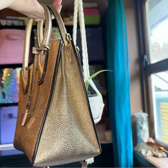 ⛅️[ Michael Kors ] Mercer Leather Crossbody Metallic Gold Bag - Picture 3 of 17